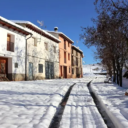 House With 6 Bedrooms In With Wonderful Mountain View And Furnished Terrace Feriehus Albentosa